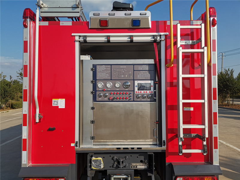 重汽A類(lèi)泡沫主戰(zhàn)消防車(chē)