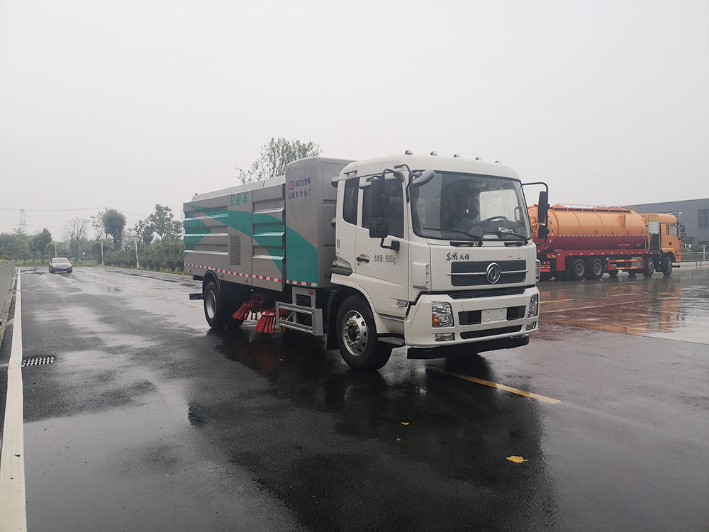 CL5180TSLBEV天錦純電動(dòng)掃路車
